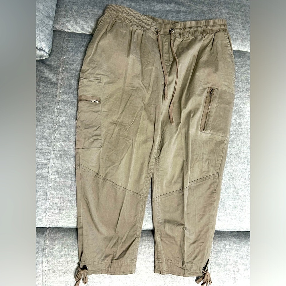 Women’s Capri Pants